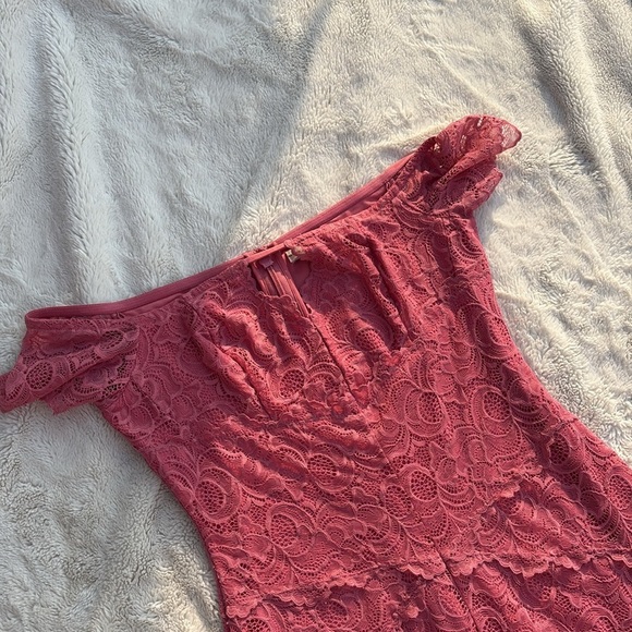 GUESS Pink Lace Off-Shoulder Midi Dress – Size Medium | Chic Party Look - Picture 2 of 5